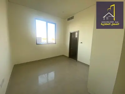 شقة غرفة وصالة أول ساكن | قرب الجادة