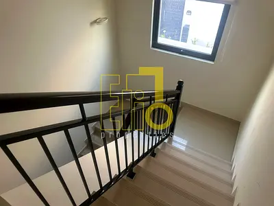 Vacant | L Shape Garden | Ready to move