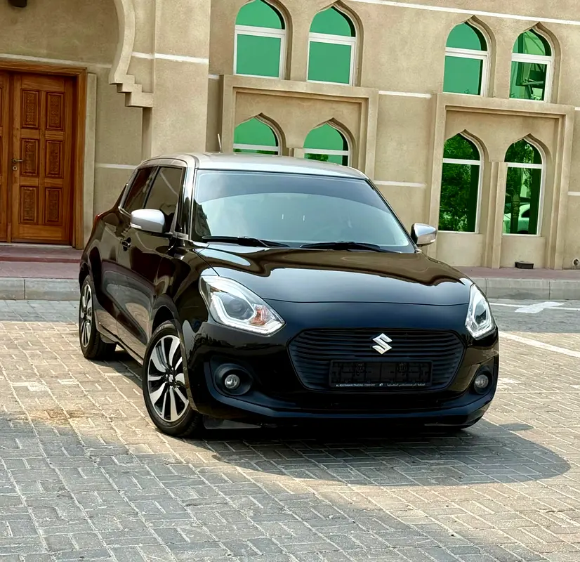 Suzuki Swift 2019 — photo 1 of 14