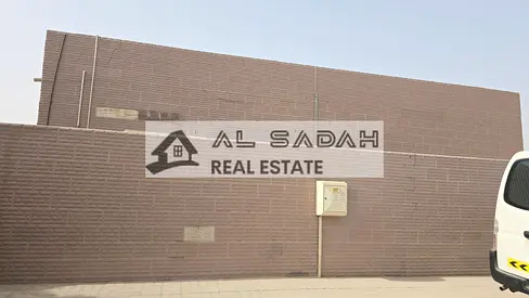 للبيع بيت في ام خنور زواية في قسمين اول قسم في 4 غرف وصالة ومجلس ومطبخ قسم ثاني في 3 غرف وصالة ومطبخ ومجلس موجر ٨٠٠٠٠ الف مطلوب في عدادين الكهرباء والماء مساحة ٨٠٠٠ قدم مطلوب في ١١٠٠٠٠٠ مليون سعر قابل