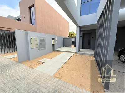 3Bedroom Corner Unit First Move in