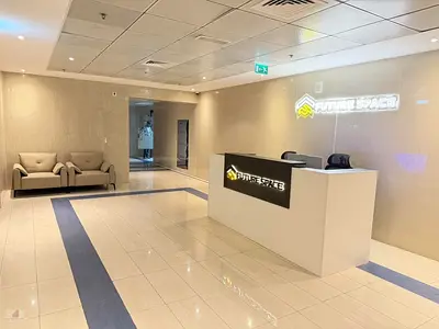 مكتب ذو موقع استراتيجي للإيجار في المرقبات، ديرة