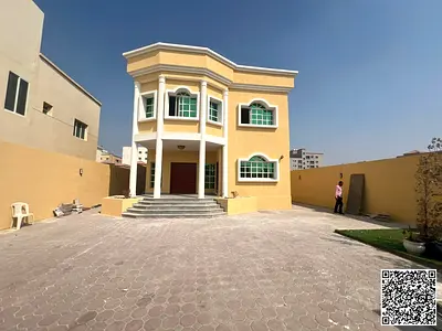 فيلا عائلية أنيقة للبيع، 5 غرف نوم، بالقرب من شارع الشيخ عمار | المويهات 2