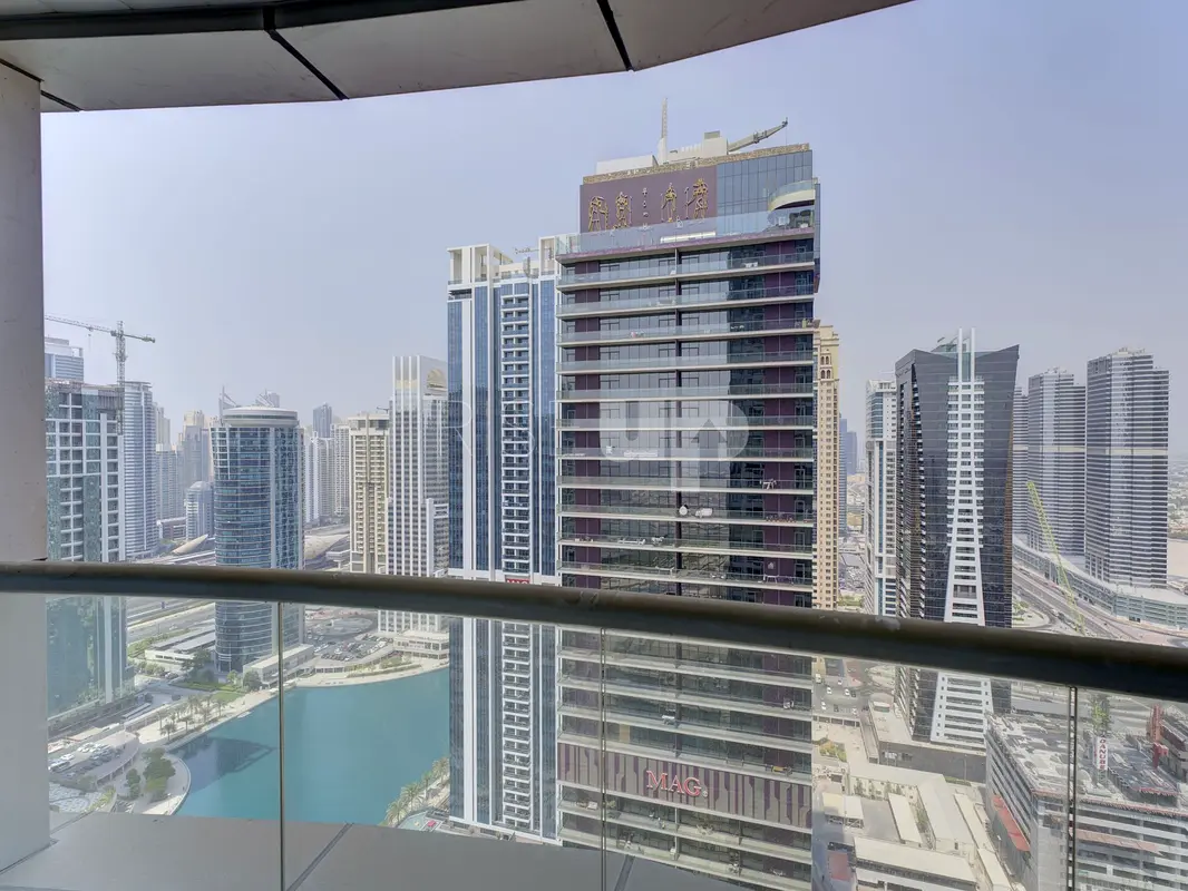 Luxury Apartment | High Floor | Lake View