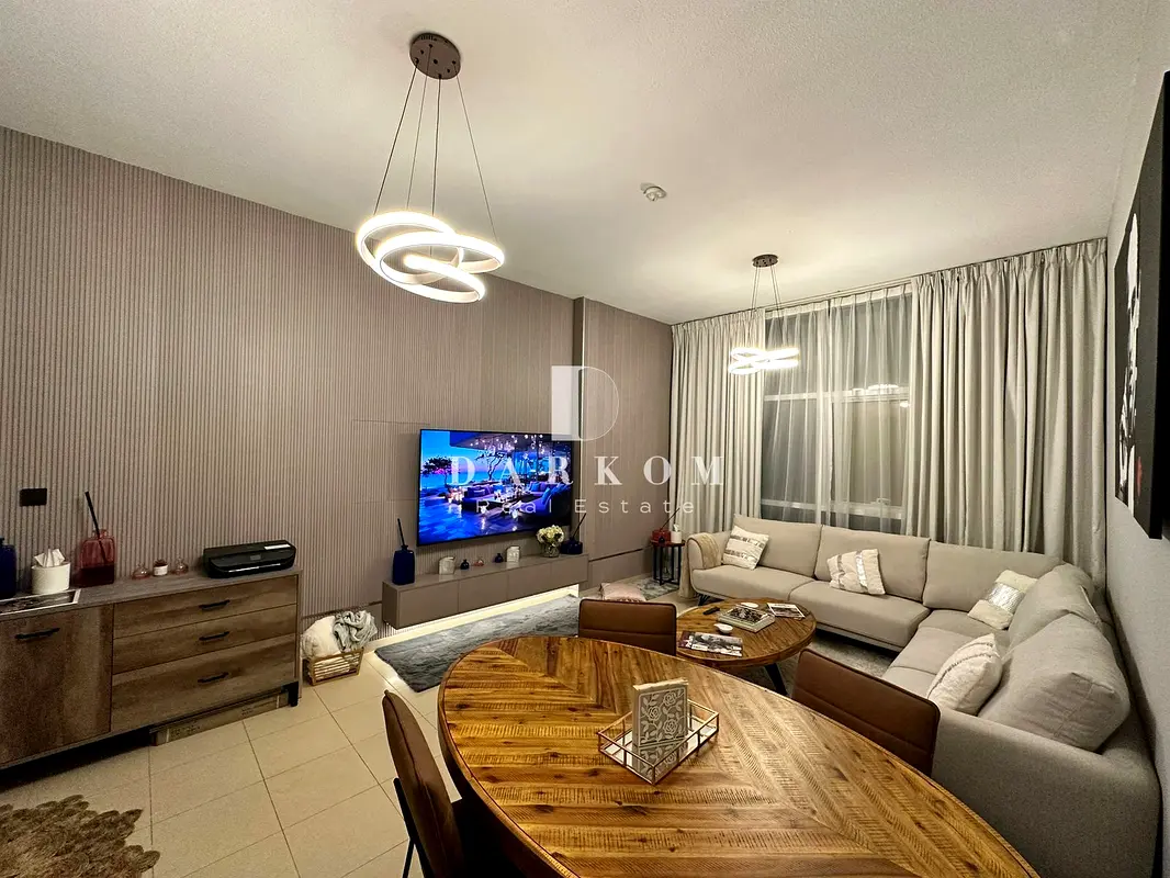 FREEHOLD | VACANT | FURNISHED | RENOVATED | ONE BEDROOM