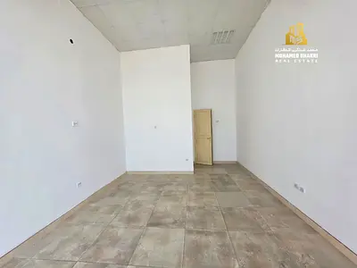 450 SQFT I WAREHOUSE / SHOP/ SHOWROOM I 3 PHASE I WASHROOM I STORE AREA
