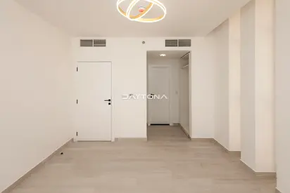 | FREE 1 MONTH | 1 BED WITH 2 BATH |EXCELLENT CONNECTIVITY