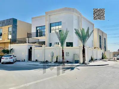 فرصتك الذهبية لامتلاك فيلا فاخرة في الزاوية، جاهزة للانتقال، تشمل تكييف الهواء والكهرباء والماء، مع منزل راقي