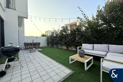 End Unit | 4 bedrooms | Near to Park