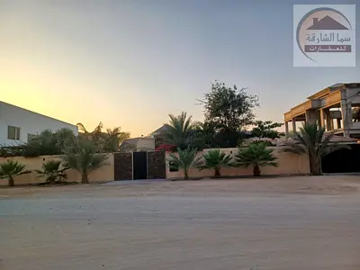 للبيع فيلا طابق واحد منطقه الرحمانيه شغرافه 3 الشارقه تملك مواطن ومجلس التعاون الخليي فقط مساحه الارض 1421 متر والمساحه بالقدم 15300 قدم مربع الفيلا ت