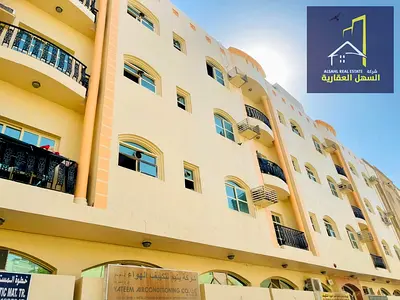 للبيع – بناية في منطقة مويلح – الشارقة  • المكونات:  أرضي + 3 طوابق 19 شقة   (غرفتين وصالة + موزع)       8 محلات تجارية •      المساحة: 6,000 قدم مربع