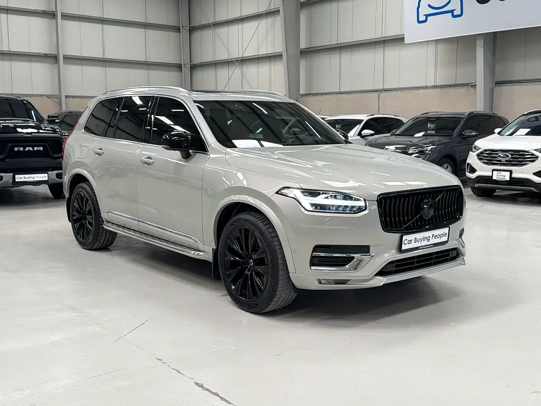 Volvo XC90 2022 — photo 1 of 18