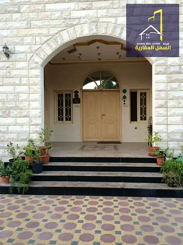 رض محدودللبيع فيلا سكنية بمنطقة القوز ضاحية واسط إمارة الشارقة قريبة من متاجر مساحة الارض : 7568 قدم مربع طابقين مكونة من: 5 غرف نوم مستر مجلس رجالي +