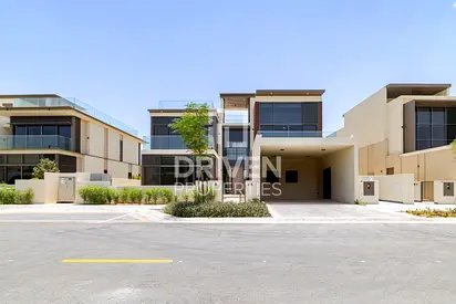 Contemporary Villa with Stunning Views | Vacant