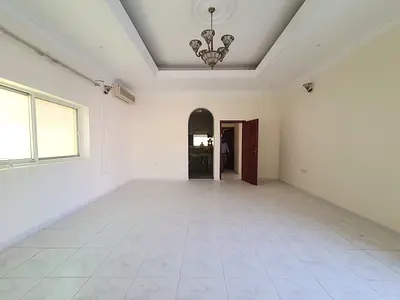 Hote offer 4 badroom villa with maid room and 2 Majlis and wardrobe price 105k