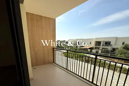 Pool & Townhouse View |Open to Offers|Rare