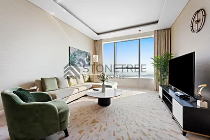 Luxury Living | Connected to Mall | Bills Included