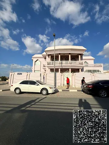 فيلا من 10 غرف نوم متاحة في منطقة العزرة بالشارقة