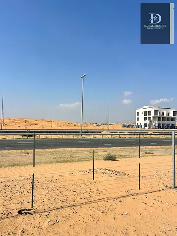 فرصة ذهبية للمستثمرين في قلب الشارقة - مزيرعة 🔥
​للبيع أراضي تجارية بموقع استراتيجي (على شارع 97 مباشرة) عند مدخل الرحمانية.