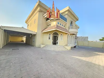 5Bedroom 2 Big Hall 1 Majils store room big yard parking 140k