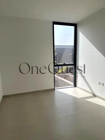 2 BR | FREEHOLD | DISTRESSED DEAL