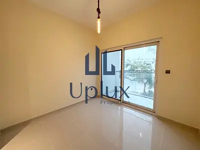 Single Row | R2M14 | Vacant Unit