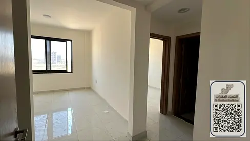 شقة غرفة وصالة للإيجار السنوي في العالية – عجمان 🔥  فرصة مميزة للسكن في موقع حيوي وهادئ قريب من جميع الخدمات والمرافق الأساسية، شقة بتصميم عملي