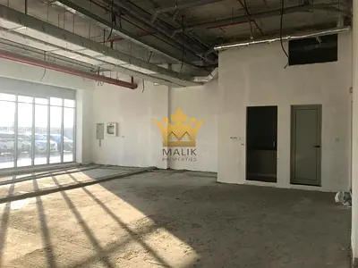 NEW - SPACIOUS SHOP - ON MANAMA Street
