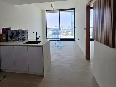 Kitchen Appliances | Prime Location  | Vacant