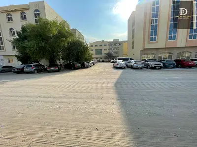 للبيع في الشارقه منطقه مويلح ارض سكني تجاري مساحه 3067قدم تصريح ارضي وثلاث طوابق متكررا تملك موطنين ودول مجلس التعاون