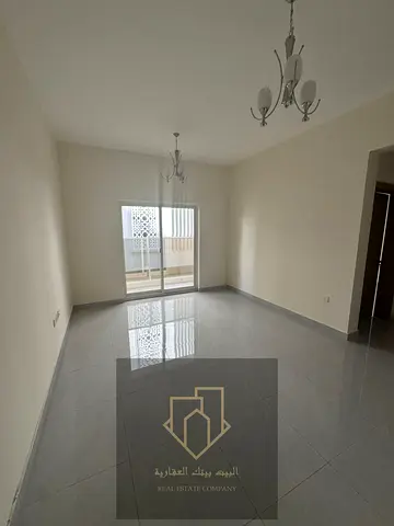 شقة غرفة وصالة للإيجار السنوي – الروضة 2، عجمان | أول ساكن وموقع متميز