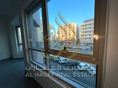 غرفتين وصالة اطلالة مفتوحة جيم ومسبح على المالك تسهيلات في الدفع قريبة من جميع الخدمات