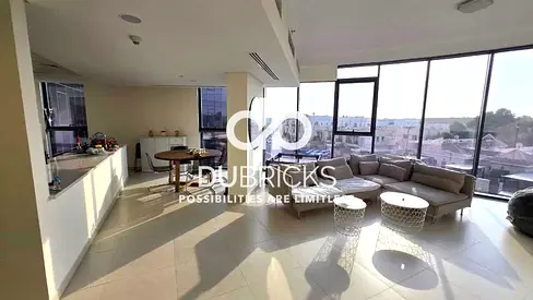 شاغرة 5 مايو | شقة واسعة بغرفة نوم واحدة | موقع مميز في تلال مردف | تصميم واسع