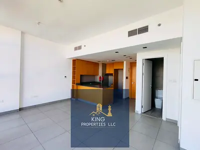 شقة واسعة غرفتين وصالة للإيجار في منطقة الممشى، الشارقة