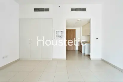 MOTIVATED SELLER | 6% NET ROI | MID FLOOR