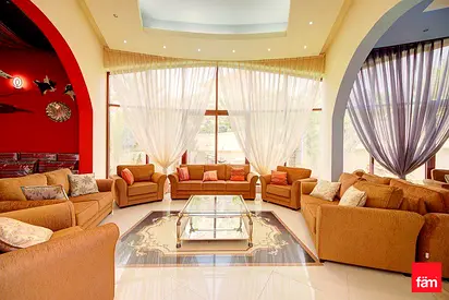 Exquisite 8 B/R Villa In Emirates Hills!!