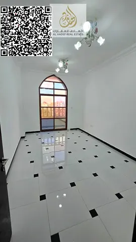 غرفه وصاله وبالكون مع  اتنين حمام ومطبخ تصميم مميز وراقى منطقه هادئه بالروضه قريب من مخرج دبى