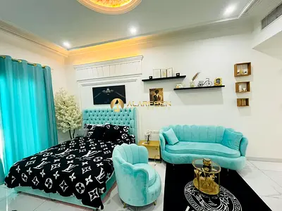 L Shape Studio | Fitted Kitchen | Best Amenities