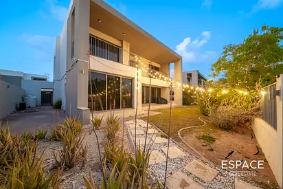 Direct Park Facing | Elevated Plot | E5