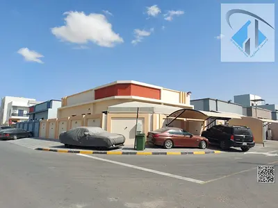 فيلا رائعه كورنر للبيع بالزاهيه عجمان تملك حر لجميع الجنسيات شامل الكهرباء والماء والمكيفات طابق ارضي كورنر للبيع الزاهية تتكون من 3 غرف نوم ومجلس و