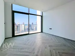 Lovely new studio balcony Business Bay &amp; Burj Khalifa view