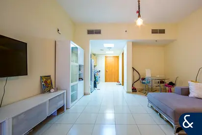 Large Converted 1 Bed | 2 Parking Spaces