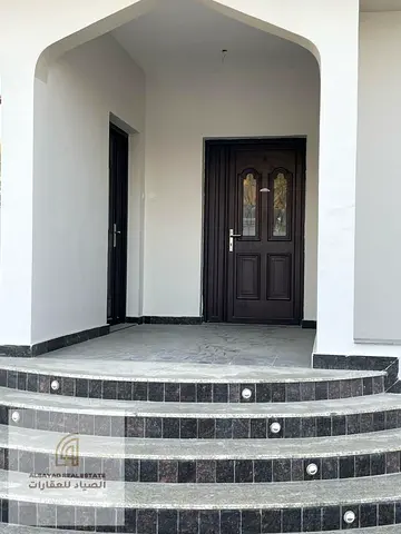 للبيع فيلا فاخرة في منطقة الدراري