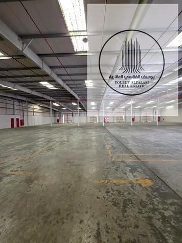 للإيجار في الصجعة مستودع مساحه مساحه 23500 قدم كهرباء 35 كيلو سعر 1057500 سنويا جاهز