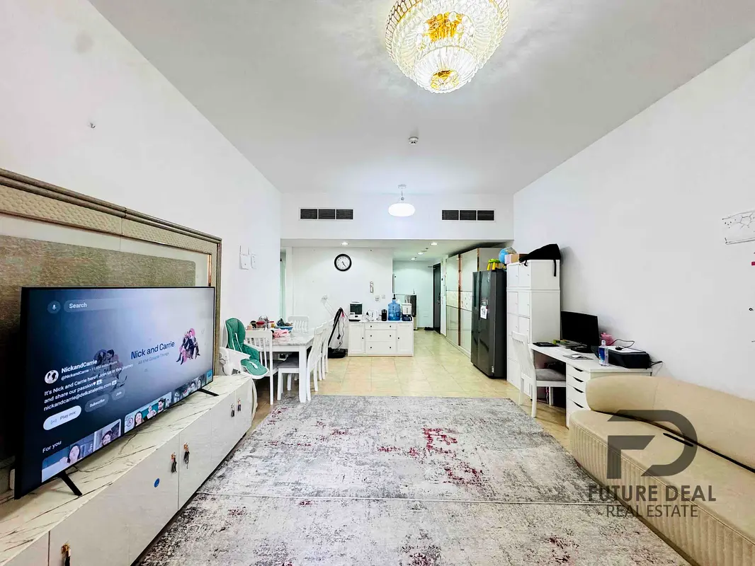 Luxary 2 bedroom For sale | Prime Location | With Balcony