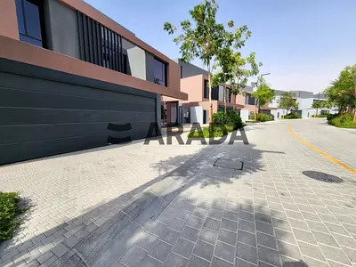 Huge Plot Ideal for Families / Steps from Parks & Pool