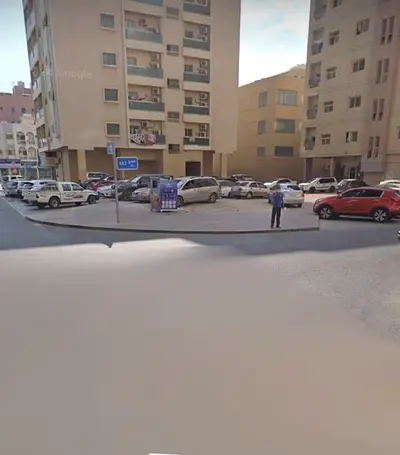 أرض سكنية وتجارية معتمدة للبيع في عجمان النعيمية، مكونة من طابق أرضي و6 طوابق.