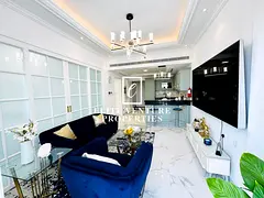 Elegant 3 Beds | Upgraded Unit | Prime Location