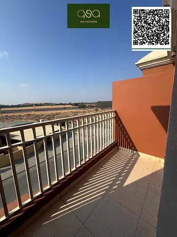 تاون هاوس مكون من 4 غرف نوم للبيع