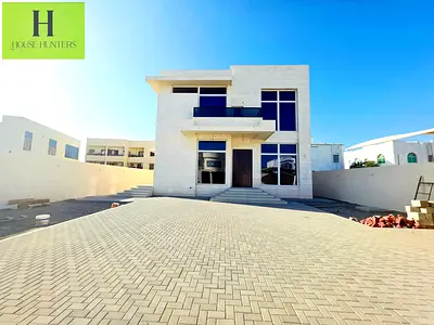 Luxurious 4BR Villa Garden Parking Area